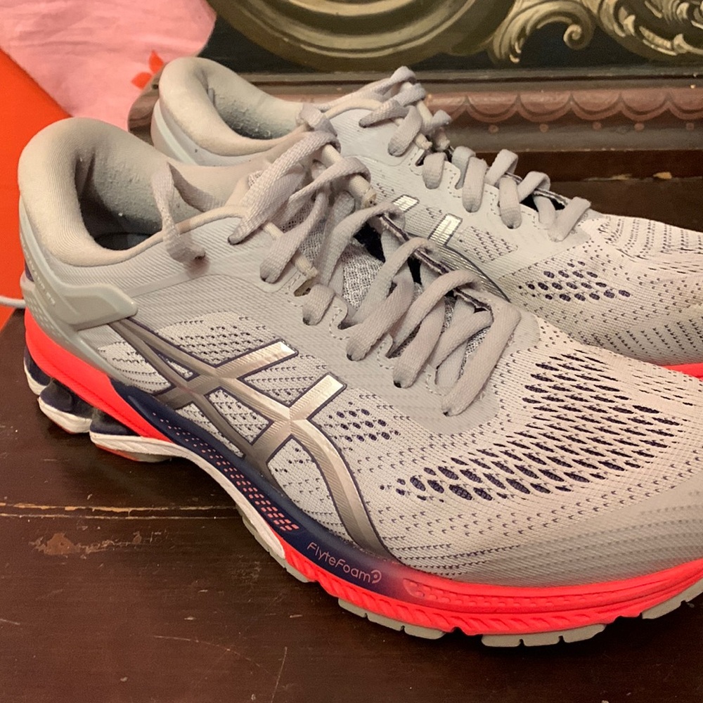 ASICS Gel-Kayano 27